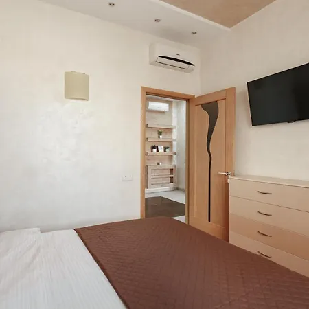 Lapinsky Apartments